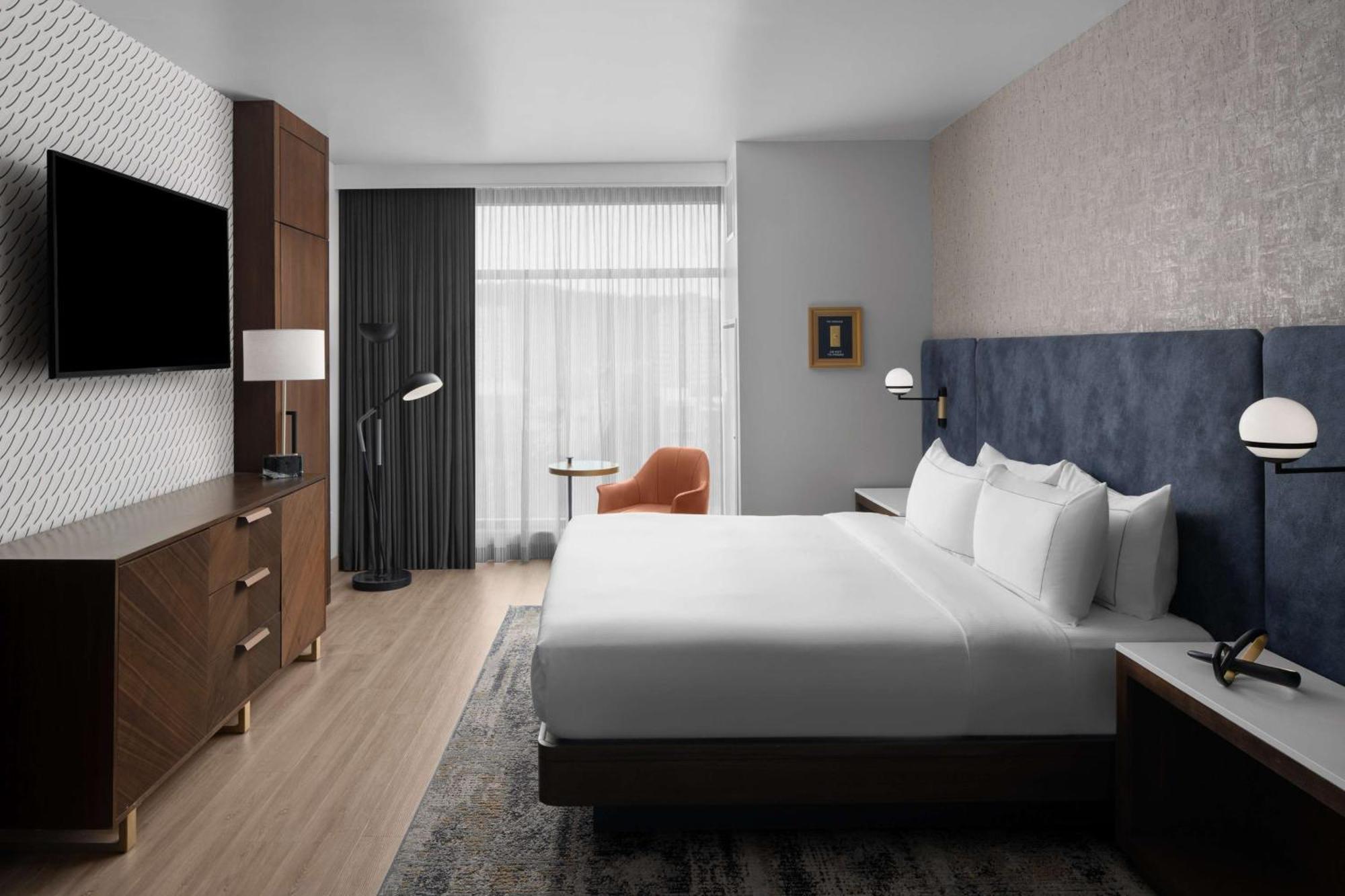 Hotel West & Main Conshohocken, Tapestry Collection Hilton Exteriör bild