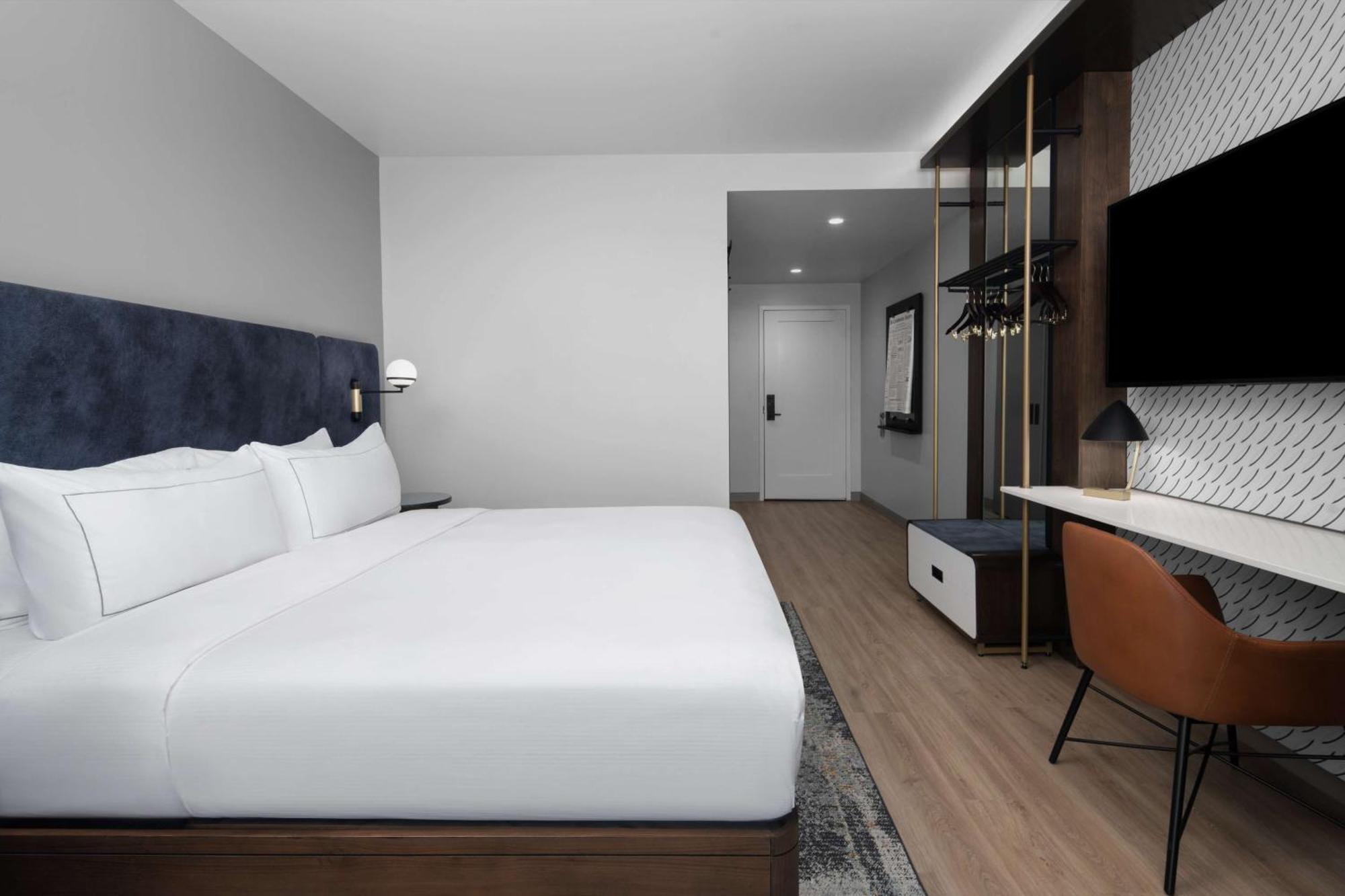 Hotel West & Main Conshohocken, Tapestry Collection Hilton Exteriör bild