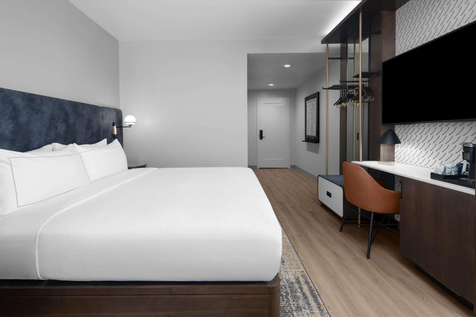 Hotel West & Main Conshohocken, Tapestry Collection Hilton Exteriör bild