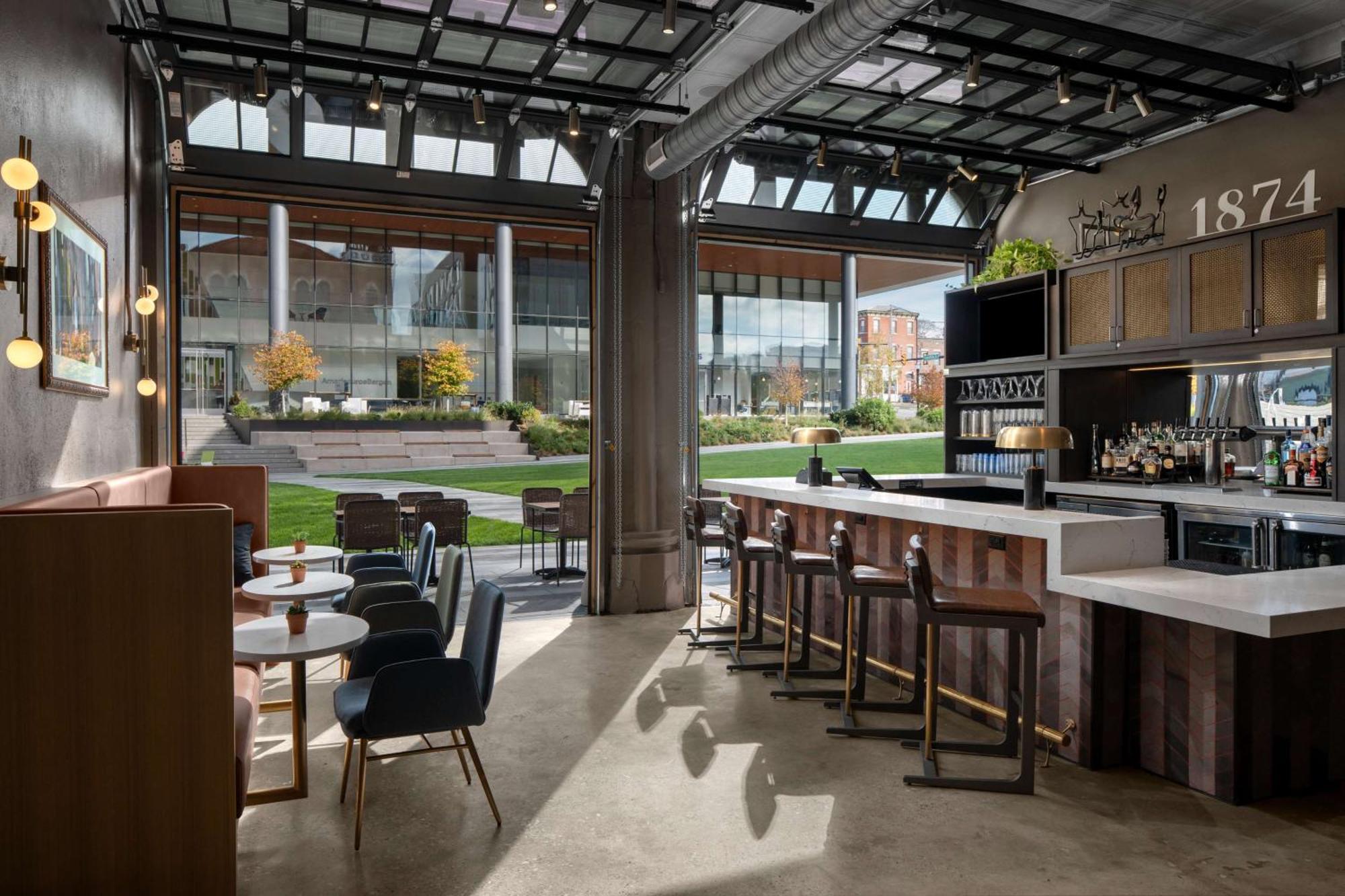 Hotel West & Main Conshohocken, Tapestry Collection Hilton Exteriör bild