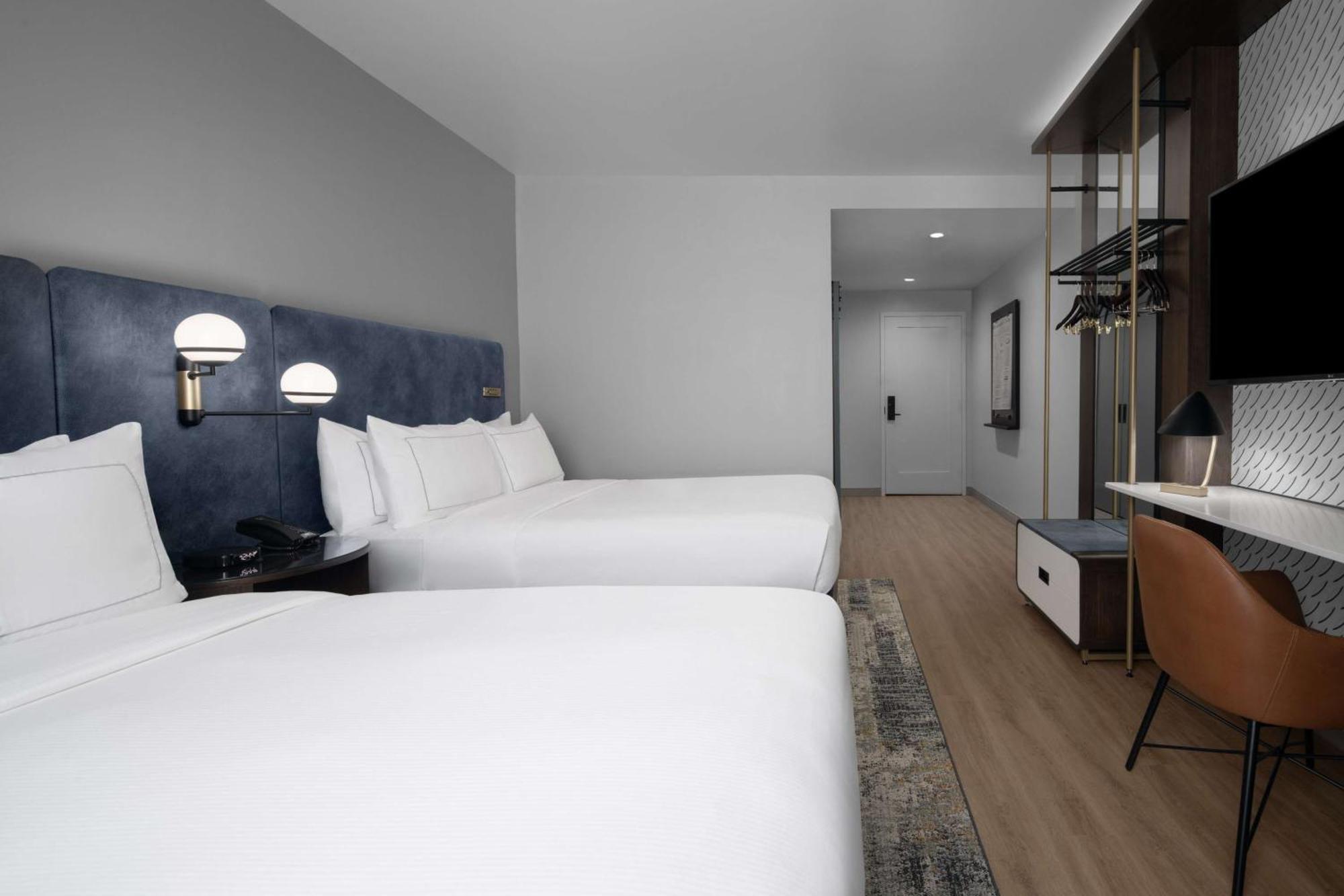 Hotel West & Main Conshohocken, Tapestry Collection Hilton Exteriör bild