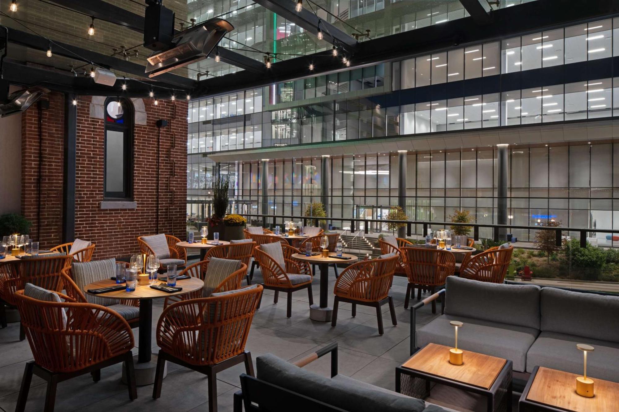 Hotel West & Main Conshohocken, Tapestry Collection Hilton Exteriör bild
